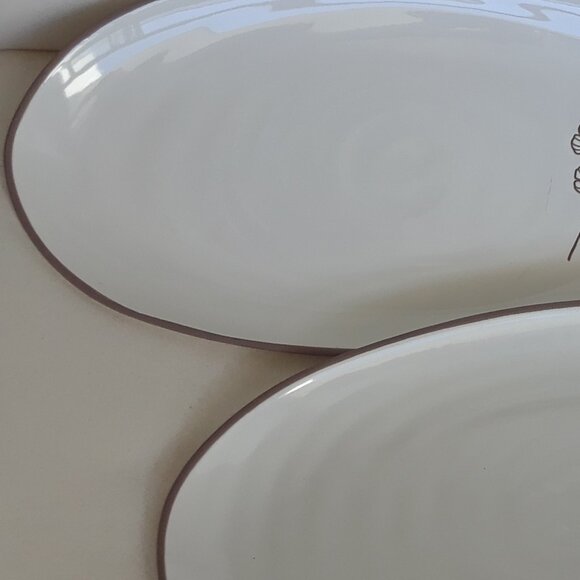 Set of 2 New Stoneware Ceramic Platters - Picture 8 of 10